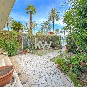 Property in Carre d'Or