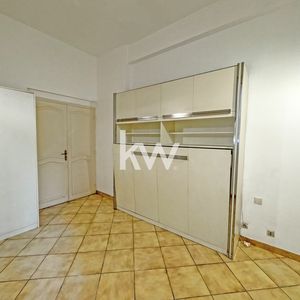 Property in Carre d'Or