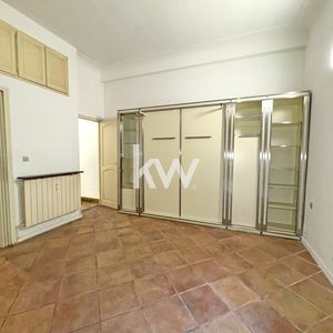 Property in Carre d'Or