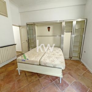 Property in Carre d'Or