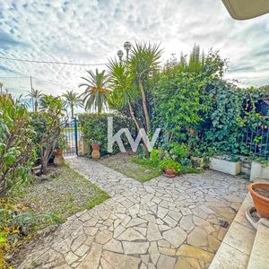 Property in Carre d'Or