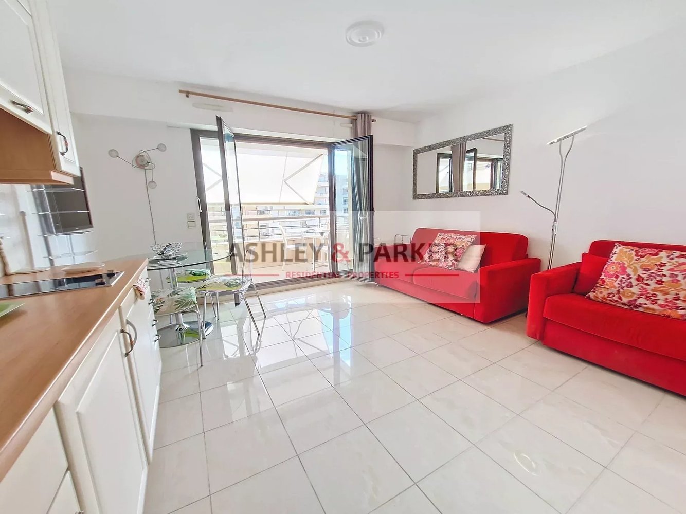 Property photo in Carre d'Or