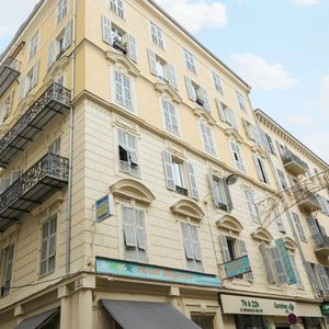 Property in Carre d'Or