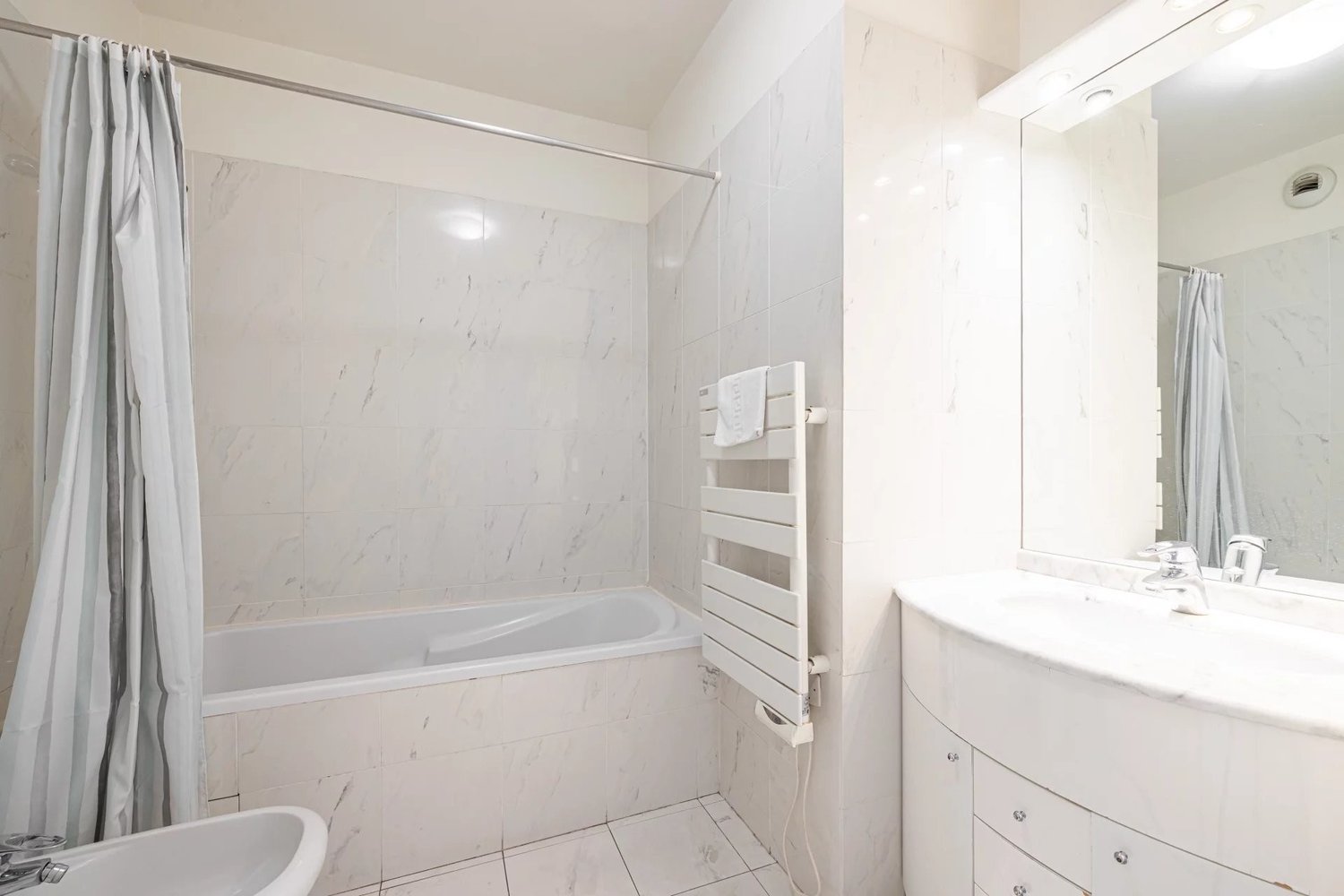 Property photo in Carre d'Or