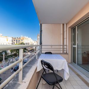 Property in Carre d'Or