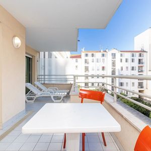 Property in Carre d'Or