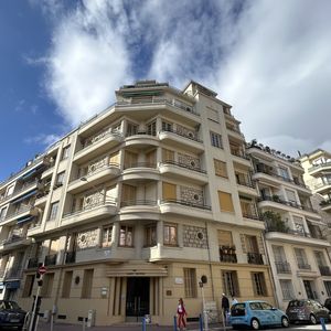 Property in Carre d'Or