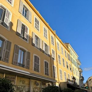Property in Carre d'Or