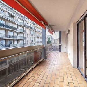 Property in Carre d'Or