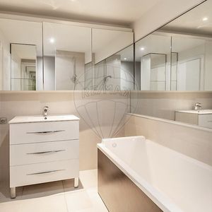 Property in Carre d'Or