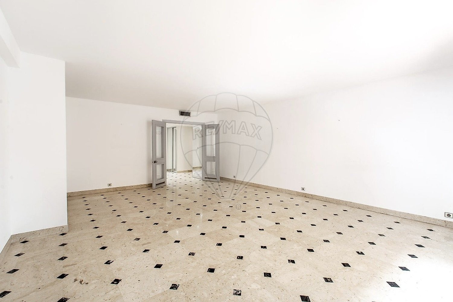 Property photo in Carre d'Or