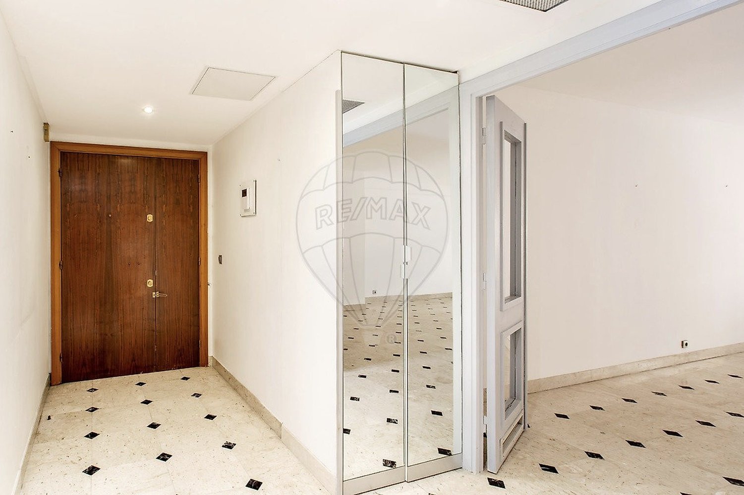 Property photo in Carre d'Or