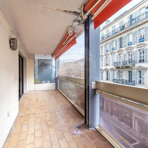 Property in Carre d'Or