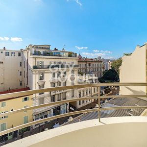 Property in Carre d'Or