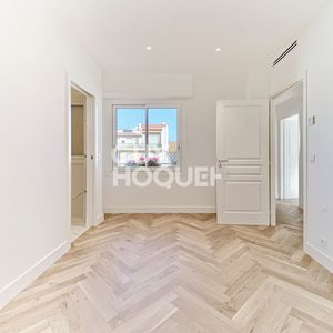 Property in Carre d'Or