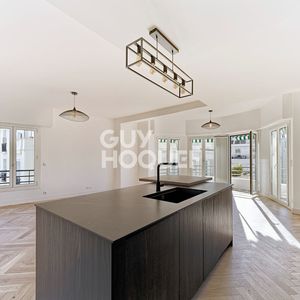 Property in Carre d'Or