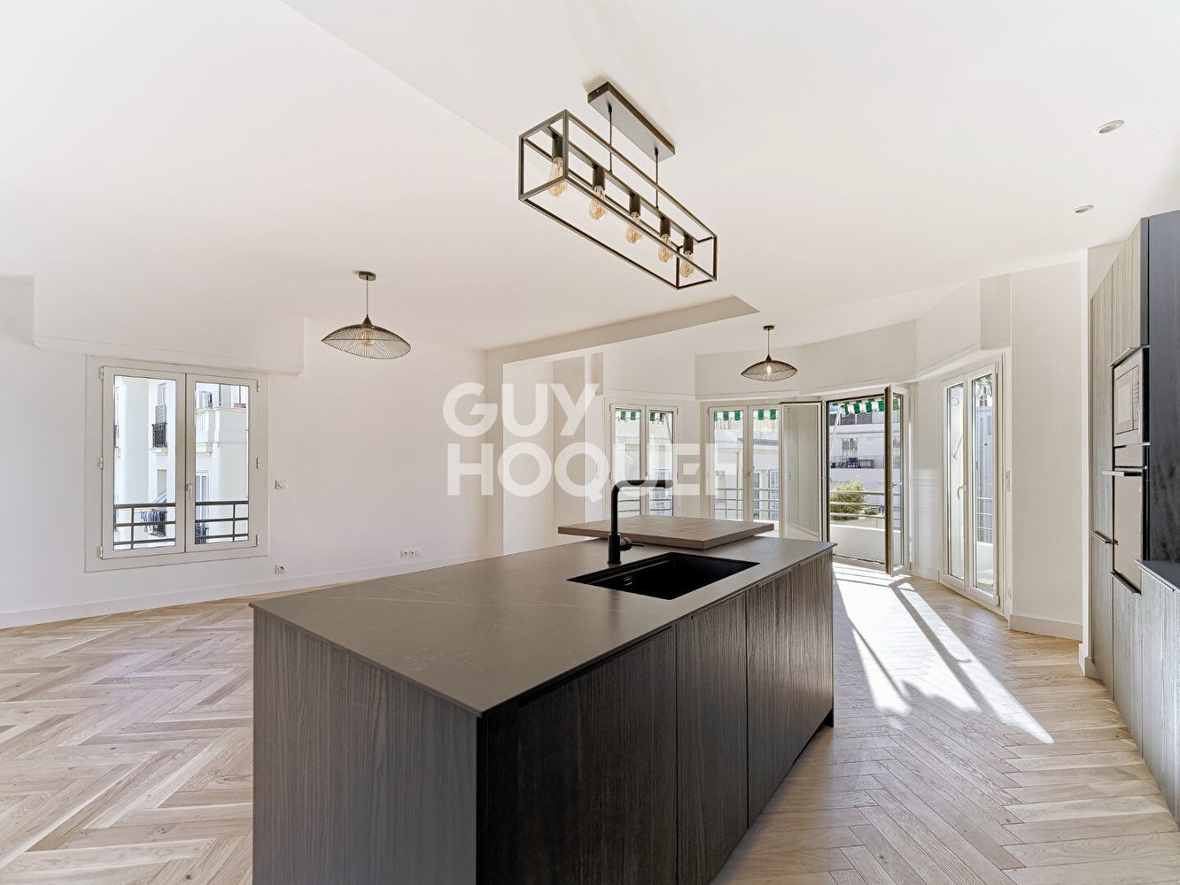 Property photo in Carre d'Or