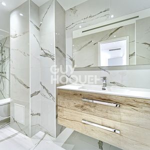 Property in Carre d'Or