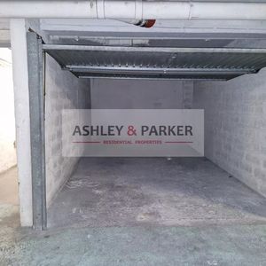 Property in Carre d'Or