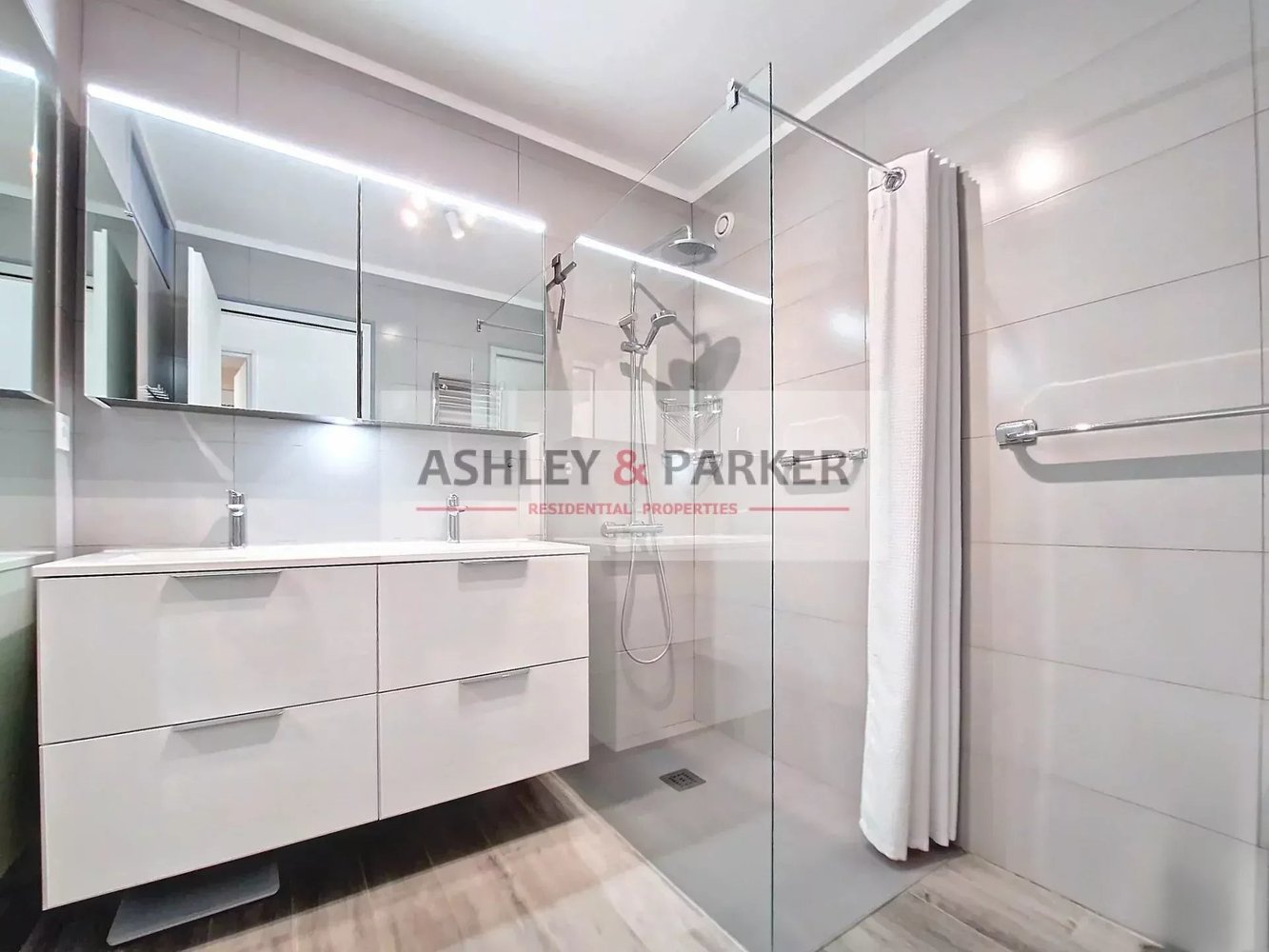 Property photo in Carre d'Or