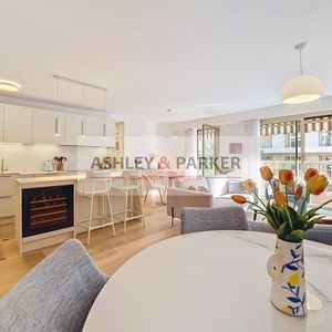 Property in Carre d'Or