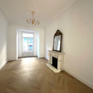 Property in Carre d'Or