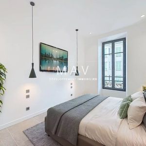 Property in Carre d'Or