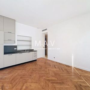 Property in Carre d'Or