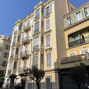 Property in Carre d'Or