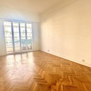 Property in Carre d'Or