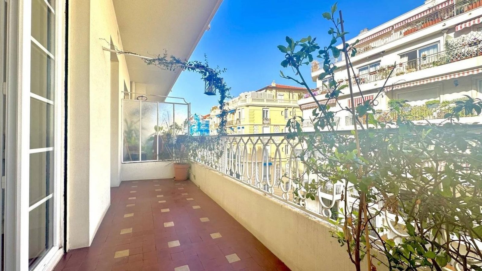 Property photo in Carre d'Or