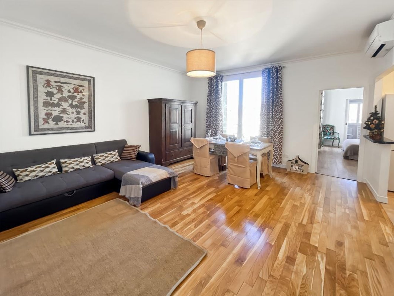 Property photo in Carre d'Or