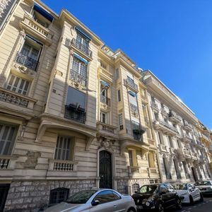 Property in Carre d'Or