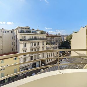 Property in Carre d'Or