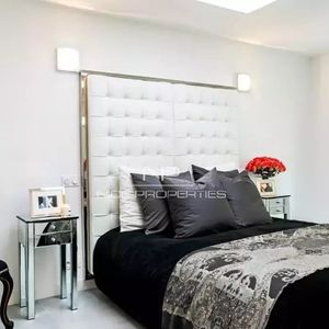 Property in Carre d'Or