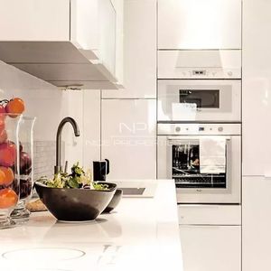 Property in Carre d'Or