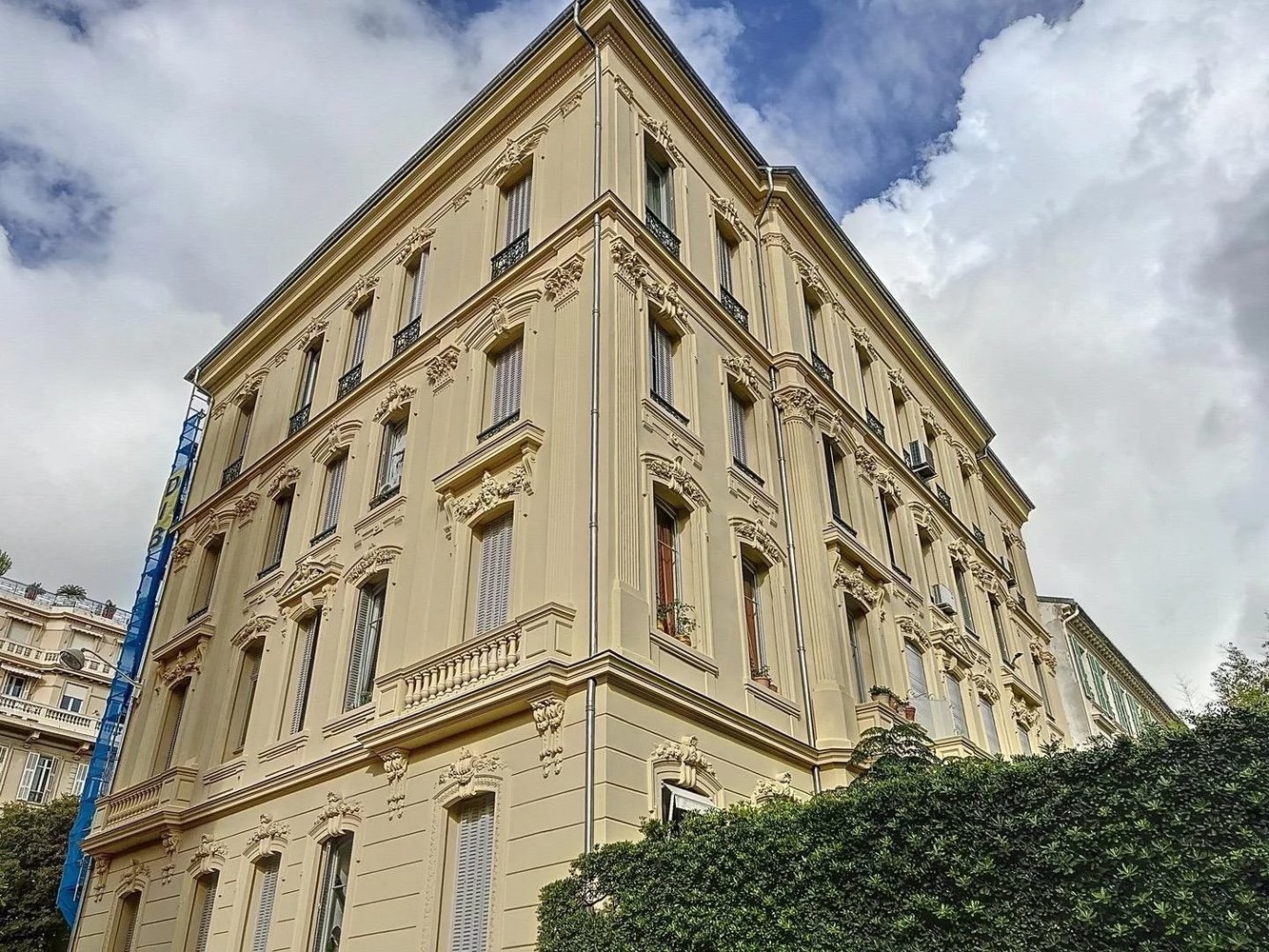 Property photo in Carre d'Or