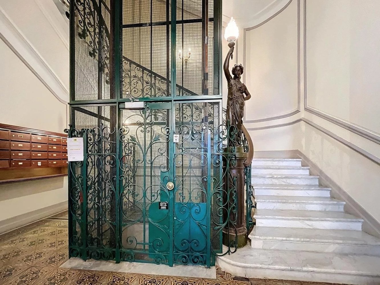 Property photo in Carre d'Or