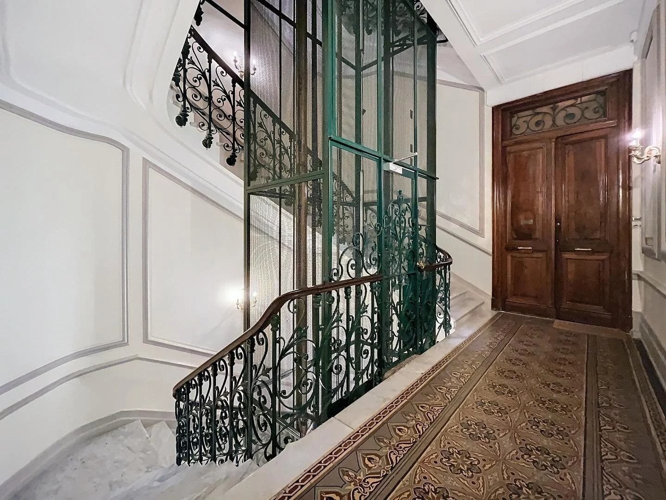 Property photo in Carre d'Or