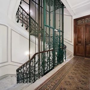 Property in Carre d'Or