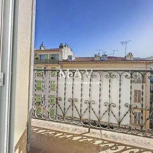 Property in Carre d'Or