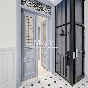 Property in Carre d'Or