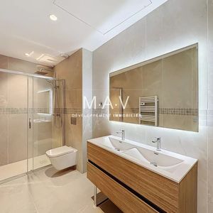 Property in Carre d'Or