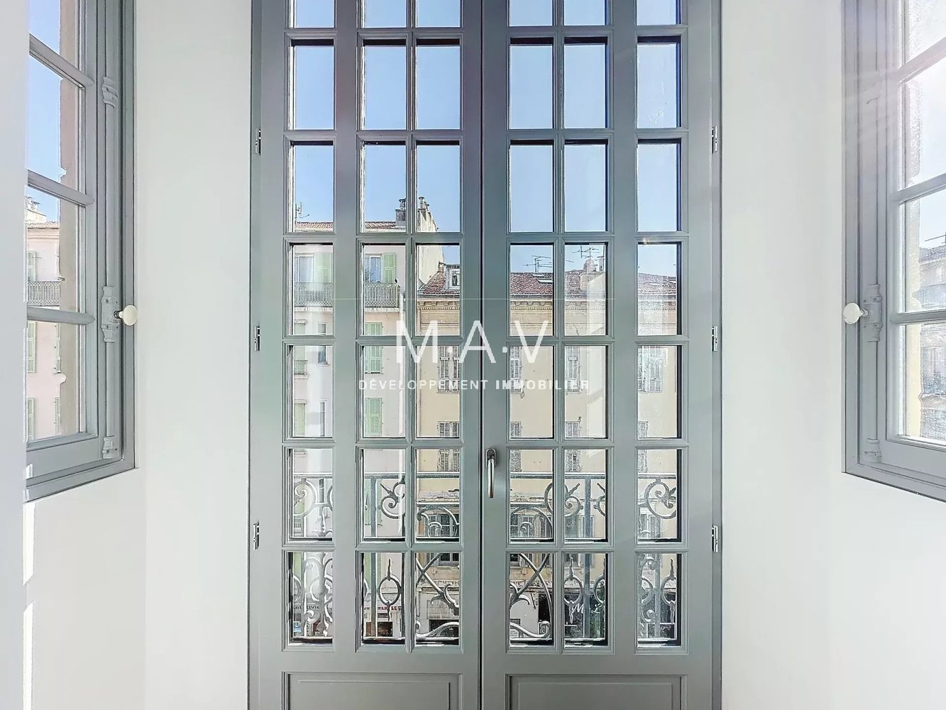 Property photo in Carre d'Or