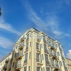 Property in Carre d'Or