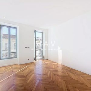 Property in Carre d'Or