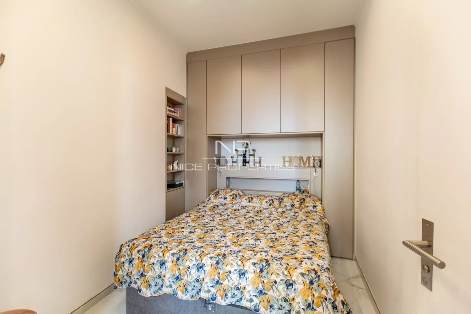 Property photo in Carre d'Or