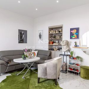 Property in Carre d'Or