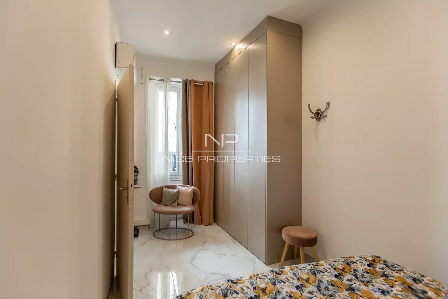 Property photo in Carre d'Or