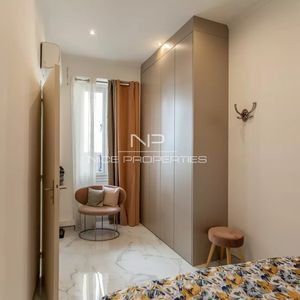 Property in Carre d'Or